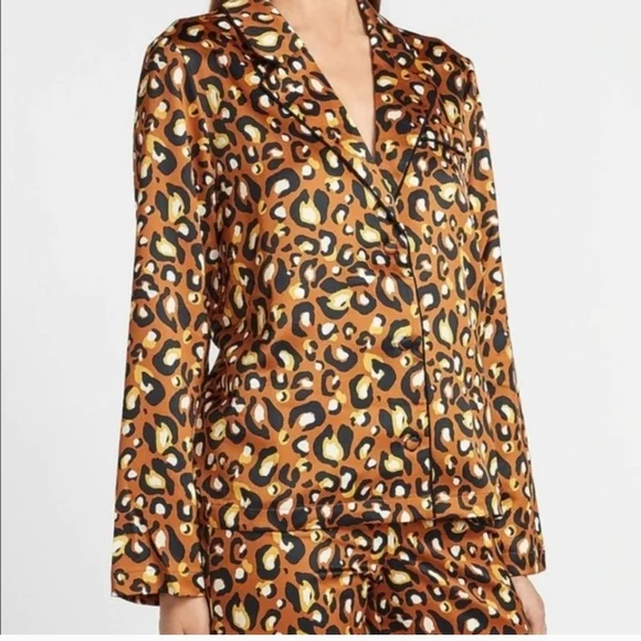 NWT Express X Lady Gang Cheetah Print Satin Feel Pajama Top Size Medium - Picture 8 of 8